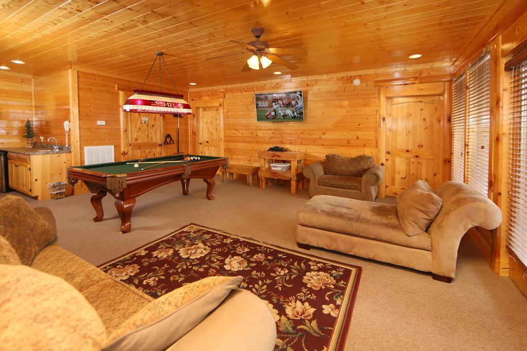 Rising Eagle Lodge - Eight Bedroom Pigeon Forge Exterior photo