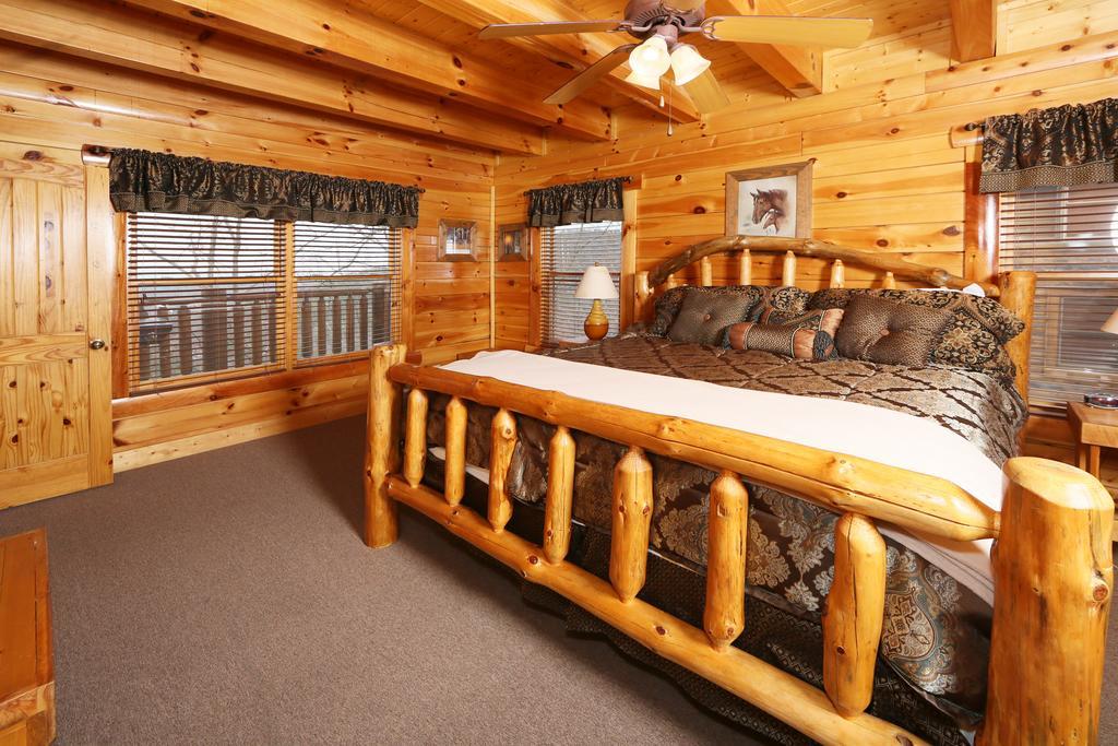 Rising Eagle Lodge - Eight Bedroom Pigeon Forge Exterior photo
